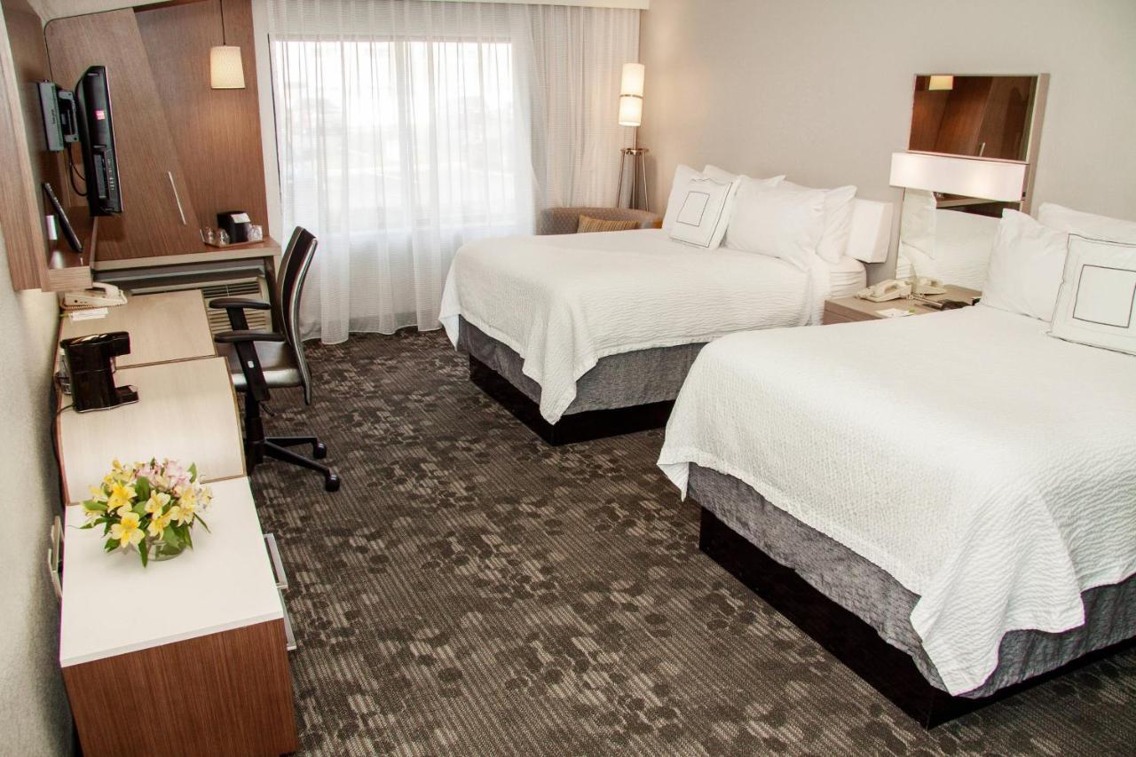 Courtyard By Marriott Rocky Mount Hotel Exterior photo