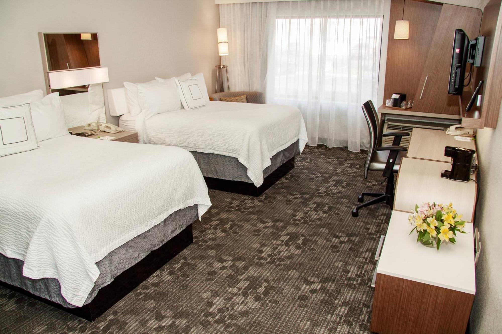 Courtyard By Marriott Rocky Mount Hotel Exterior photo